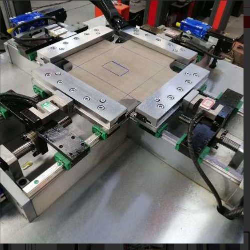 1695698811977133.png 雙軸雙向拉伸試驗(yàn)機(jī) 醫(yī)學(xué)多方向50KN1.png