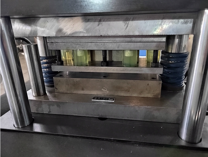 1709781044575283.png 1板材制樣機4.png